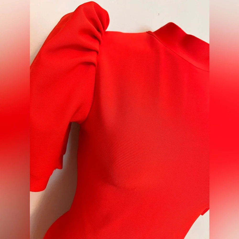 Red Slimming Stretch Dress with Exaggerated Sleeves Size M by Tiffany Houghton - Picture 2 of 5